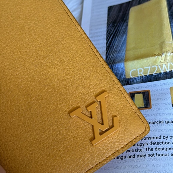 Louis Vuitton Brazza Wallet yellow long wallet saffron aerogramme - Picture 17 of 17